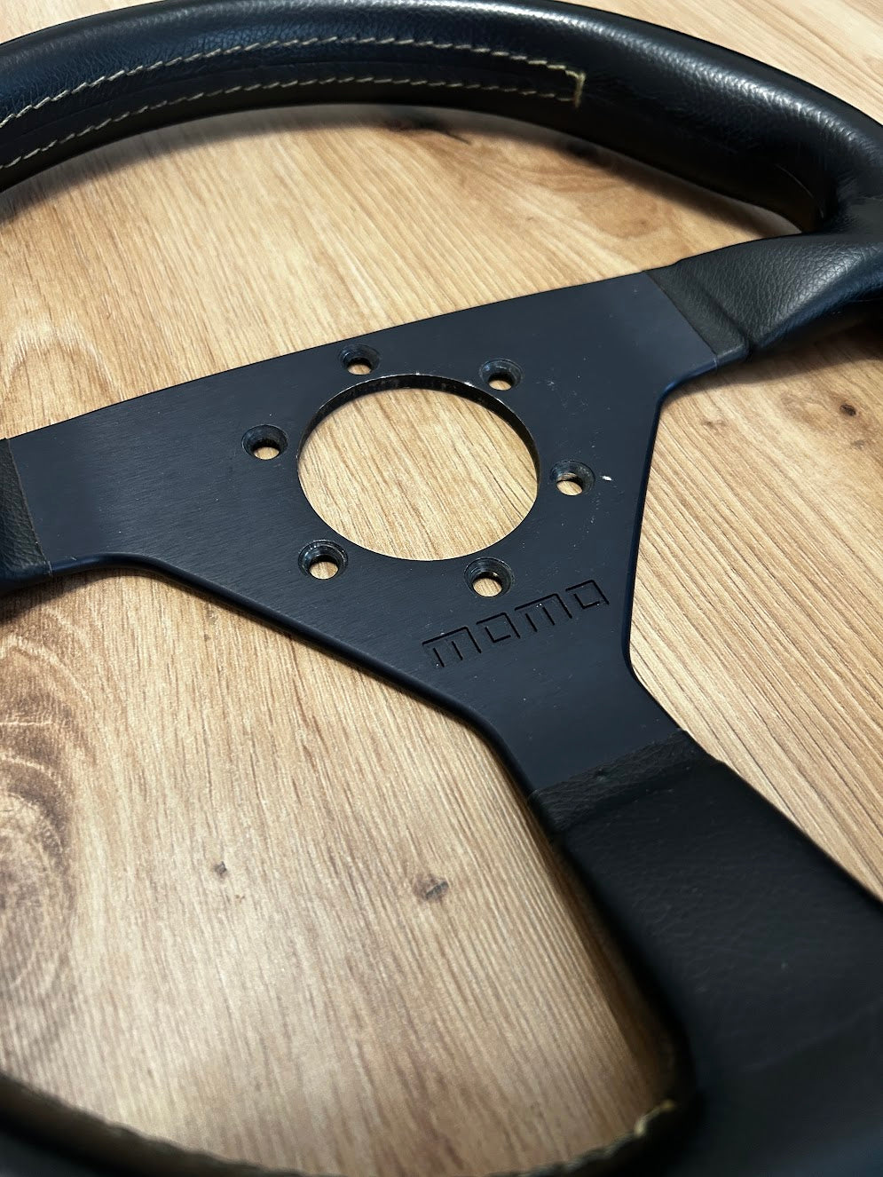 Momo Veloce Leather 320mm